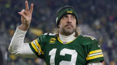 Sources - Green Bay Packers ready to spend close to salary cap in 2022 to entice Aaron Rodgers' return