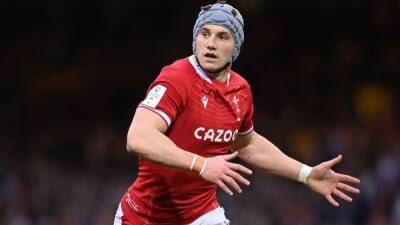 Davies determined to make sure Wales stay in the fight