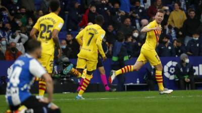 Luuk De-Jong - Jordi Alba - Atletico Madrid - William Carvalho - Manuel Pellegrini - Gerard Piqué - Raul De-Tomas - Barca score late to salvage derby point - 7news.com.au