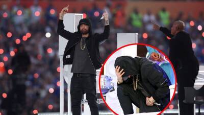 Eminem reta a la NFL y se arrodilla en el Halftime Show del Super Bowl LVI - AS USA