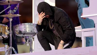 NFL says it was aware Eminem would kneel during Super Bowl LVI halftime show, didn't stand in way