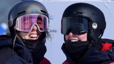 Kirsty Muir - Eileen Gu - Winter Olympics: Team GB's Kirsty Muir and Katie Summerhayes into freeski slopestyle final - bbc.com - Switzerland - Usa - China - Estonia - county Park