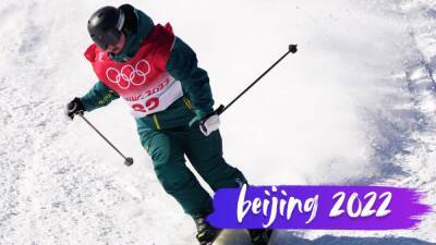Aussie teenager Abi Harrigan competes at Beijing Winter Games after breaking leg three weeks ago