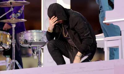 NFL denies it tried to stop Eminem from taking knee at Super Bowl halftime show
