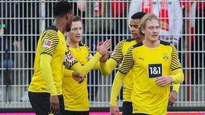 Marco Reus - Mats Hummels - Dan Axel Zagadou - Reus strikes twice as Dortmund trim Bayern’s lead - guardian.ng - Germany - county Union