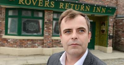 ITV Coronation Street: Real life of Steve McDonald actor Simon Gregson - his actual name, drag mischief, and anxiety struggles - manchestereveningnews.co.uk - Britain - Manchester - New York - county Cheshire