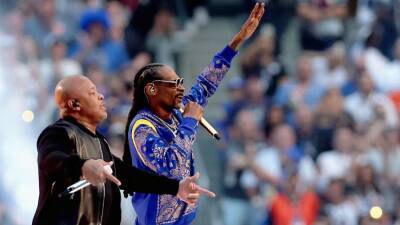 Super Bowl halftime show - Social media lights up for Dr. Dre, Kendrick Lamar, Snoop Dogg, Mary J. Blige and Eminem - espn.com - Los Angeles - state California - county Gray