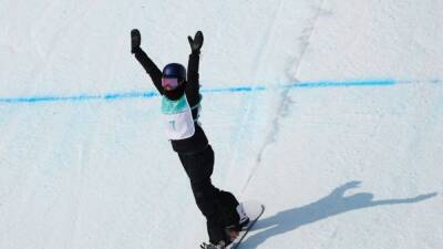 Snowboarding-Gasser wins Big Air gold, Sadowski-Synnott takes silver