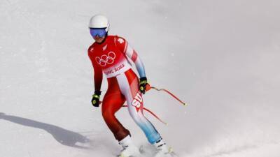 Alpine skiing-Swiss Suter on course for gold in women's downhill