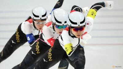 Speed skating-Japan to face Canada in women's team pursuit final