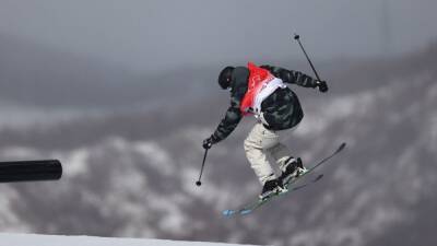 Freestyle skiing-Swiss Ragettli coasts through men's slopestyle qualifier, Ruud follows