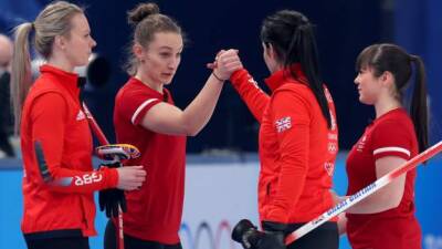 Eve Muirhead - Jen Dodds - Vicky Wright - Hailey Duff - Winter Olympics: GB women's curlers beat Japan to retrieve play-off hopes - bbc.com - Britain - Russia - Sweden - Canada - China - Japan