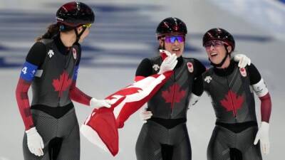 Canada sets Olympic record en route to speed skating gold medal in women's team pursuit