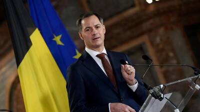 Belgium approves four-day week and gives employees the right to ignore their bosses after work - euronews.com - Belgium - county Alexander