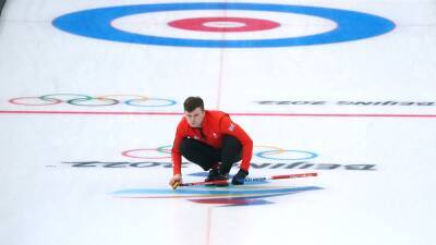 Bruce Mouat guides GB men to curling semi-finals with victory over Sweden
