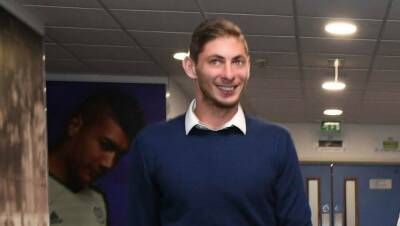 Sala felt pressured over record transfer, mother tells inquest - rte.ie - Britain - France - Argentina -  Cardiff - Guernsey