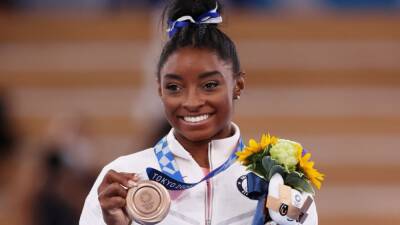 Simone Biles - Jonathan Owens - Paris Games - Four-time Olympic gold medal gymnast Simone Biles announces engagement - espn.com - Usa -  Tokyo -  Houston
