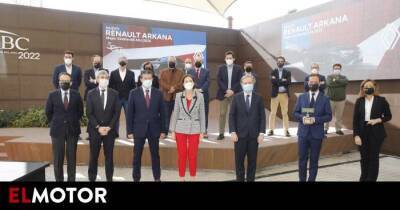 El Renault Arkana recibe su premio de 'Coche del Año en España 2022'