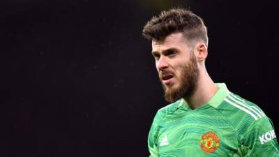 United should be fighting for more than top four, says De Gea