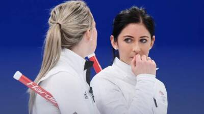 Eve Muirhead - Jen Dodds - Vicky Wright - Hailey Duff - Winter Olympics: GB women curlers' play-off hopes in danger after China loss - bbc.com - Britain - Russia - China