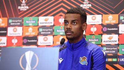 Real Sociedad Isak: "Habrá dos buenos equipos, el favoritismo os lo dejo a vosotros" - en.as.com - Manchester