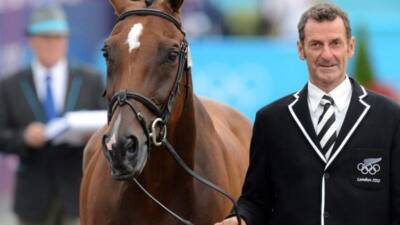 Mark Todd apologises for striking horse - 7news.com.au - Britain - New Zealand