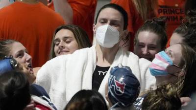 Lia Thomas, Penn jump into Ivy League Championships with 3rd place finish in 800-yard freestyle relay