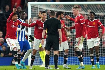 Cristiano Ronaldo - Bruno Fernandes - Anthony Elanga - Lewis Dunk - Peter Bankes - Hove Albion - Jarred Gillett - Man United charged for crowding referee after Lewis Dunk's tackle on Anthony Elanga - news24.com - Manchester