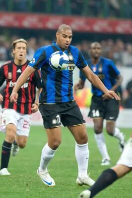 Adriano's Highlights Between 2004 And 2006 Are Insane, He Was Unplayable On His Day
