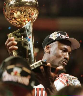 "That's How We Tip In Las Vegas, Michael" - Michael Jordan Was Once Embarrassed In A Casino By Another Sporting Legend