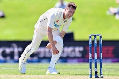 'Pretty surreal,' says NZ quickie Henry after destroying Proteas