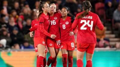 Millie Bright - Arnold Clark-Cup - Janine Beckie - Beckie rescues Canadian women's soccer team in tie with England at Arnold Clark Cup - cbc.ca - Manchester - Canada