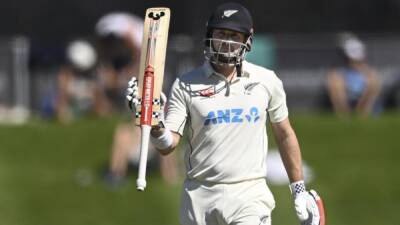 NZ build strong lead against Proteas