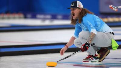 JUEGOS DE INVIERNO El 'rockero del curling' pierde el bronce pese al apoyo de 'Mr. T'
