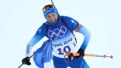 Biathlon-Smiling Braisaz-Bouchet brushes off bad start to end on golden note