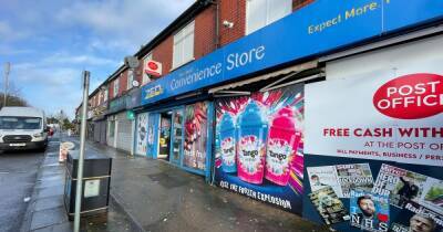 Gang of robbers 'set off smoke bomb' while raiding convenience shop - manchestereveningnews.co.uk - Britain - Manchester - county Armstrong