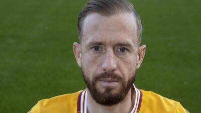 Graham Alexander wants Motherwell team to ‘play on the edge’ like Kevin van Veen