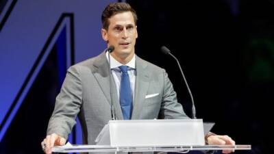 Canadiens add Nick Bobrov, former NHL star Vincent Lecavalier to front office