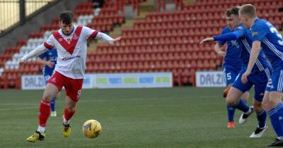 Airdrie striker expects a battle in League One crunch clash as title race heats up
