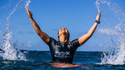 Brisa Hennessy estrena palmarés en la World Surf League