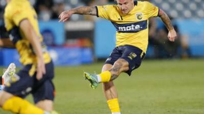 Jason Cummings - Nick Montgomery - Cummings unhappy with ALM in-game delays - 7news.com.au - Scotland
