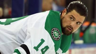 Water squirt costs Stars captain Benn $5K in NHL fine - cbc.ca - Usa -  Chicago