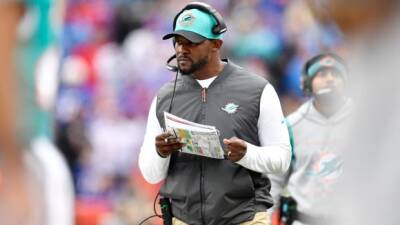 Brian Flores - Brian Daboll - Fired Dolphins coach Flores sues NFL, 3 teams alleging racist hiring practices - cbc.ca - New York -  Manhattan