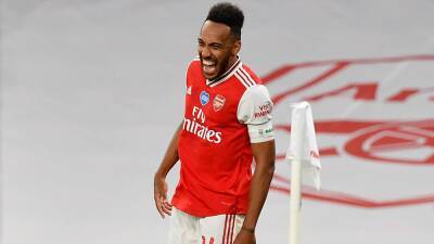 Barcelona wrap up Pierre-Emerick Aubameyang free transfer signing from Arsenal