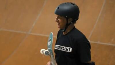 Al De-Simeone - Tony Hawk inventa un truco con 53 años y le pone el nombre de su mujer - en.as.com - Madrid