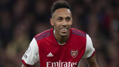 Barcelona unveil Pierre-Emerick Aubameyang on free transfer with bumper release clause and ‘early departure’ option - eurosport.com - Spain - Gabon