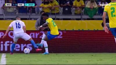 Al De-Simeone - La 'caneta' de Vinicius ha reventado Twitter, pero pocos han apreciado lo de después - en.as.com - Madrid