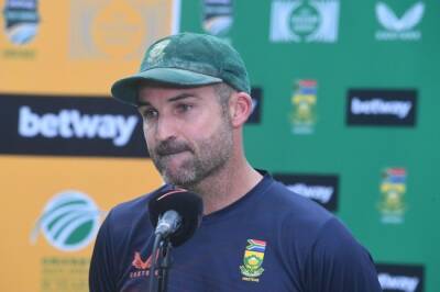 Mark Boucher - Quinton De-Kock - Proteas skipper Elgar frustrated by distractions shrouding team's performance: 'It's bull****' - news24.com - New Zealand - India -  Johannesburg