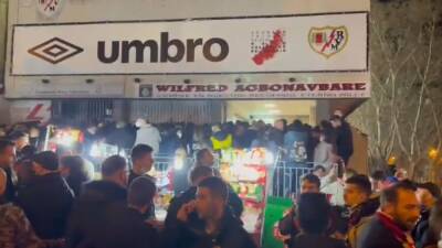 Al De-Simeone - Indignación y gritos contra Presa de los aficionados del Rayo - en.as.com - Madrid