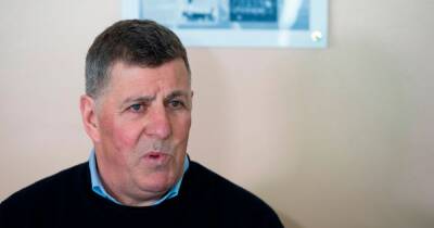 Mark McGhee likens Celtic to Manchester City as Dundee boss reveals the moment he knew he had to keep managing